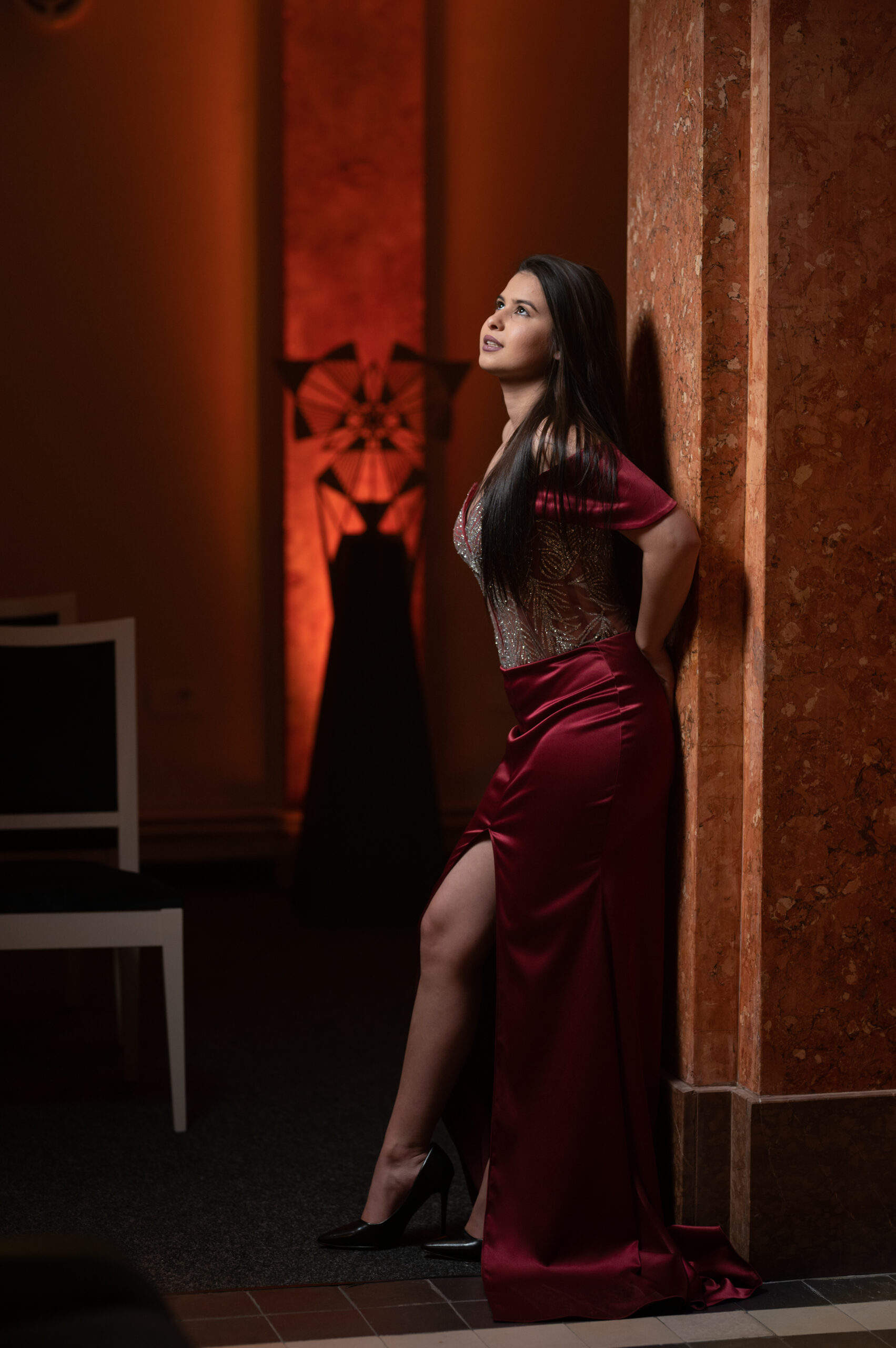 Rochie lunga cu corset reglabil.